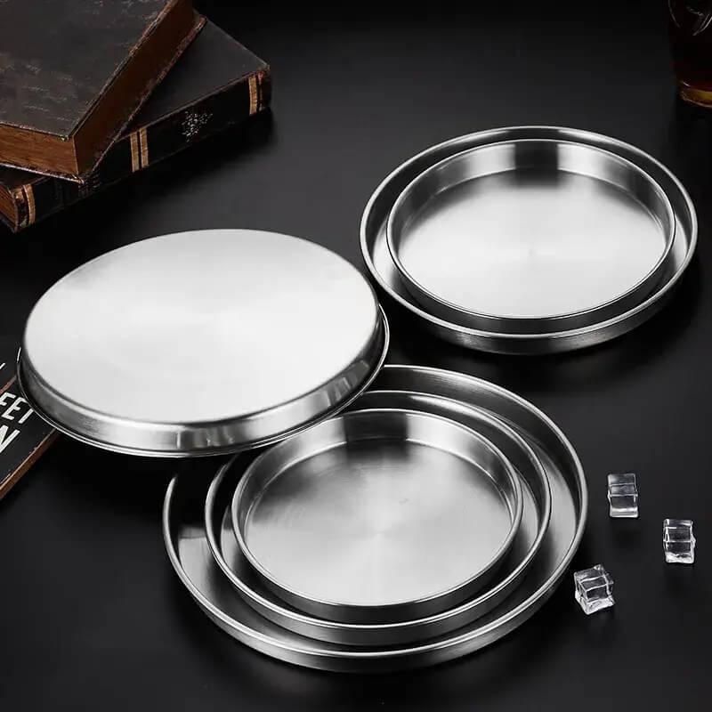 Bandeja Redonda em Aço Inoxidável InnovaElegance - Funcional Para o Dia a Dia, Linda Para Ocasiões Especiais!