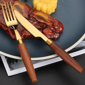 Talheres em Inox Premium com Cabo de Madeira